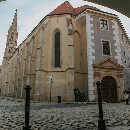 Cozy Apartment In The Heart Of The Historic City Bratislava Exterior photo